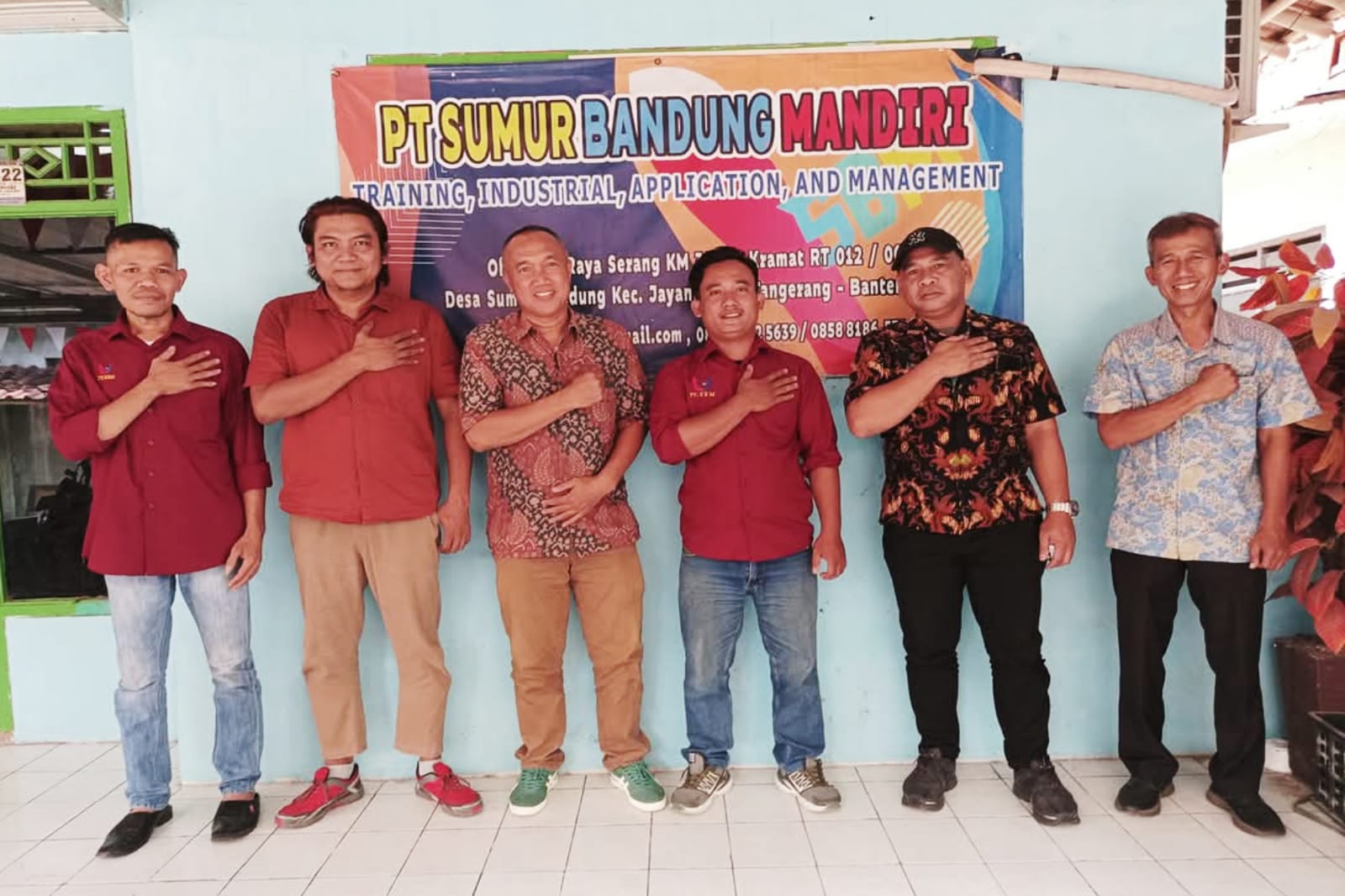 Para Pengurus LPK Desa Sumur Bandung