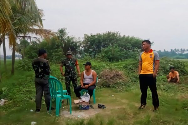 Sinergi Warga dan Pemerintah Desa Renged Bersihkan Lingkungan Menyambut HUT RI ke-80